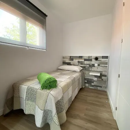 Casa Con Jardin Gatos Hébergement de vacances