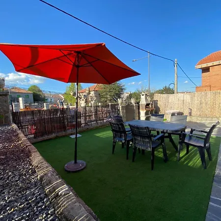 Casa Con Jardin Gatos بيت للعطل