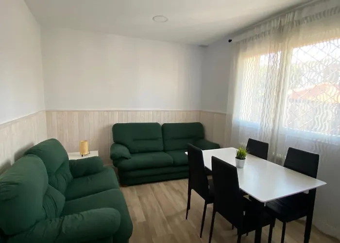 Casa Con Jardin Gatos * 라스 나바스 델 마르케스