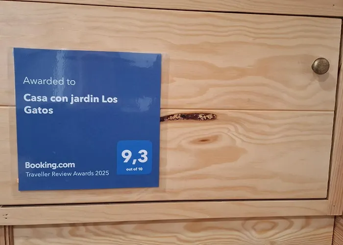 Casa Con Jardin Gatos